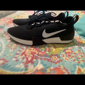Women’s Nike ashin modern size 9.5